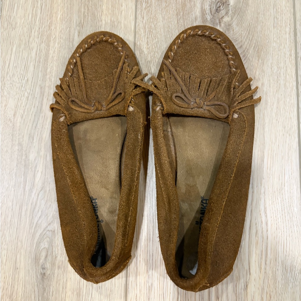 Minnetonka Chestnut Suede Fringe Tassel Moccasins